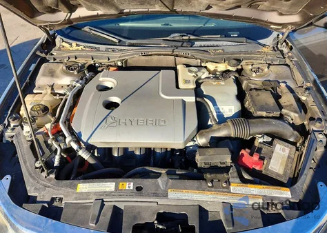 2011 Ford Fusion Hybrid z USA, uszkodzony, nr VIN 3FADP0L32BR333277